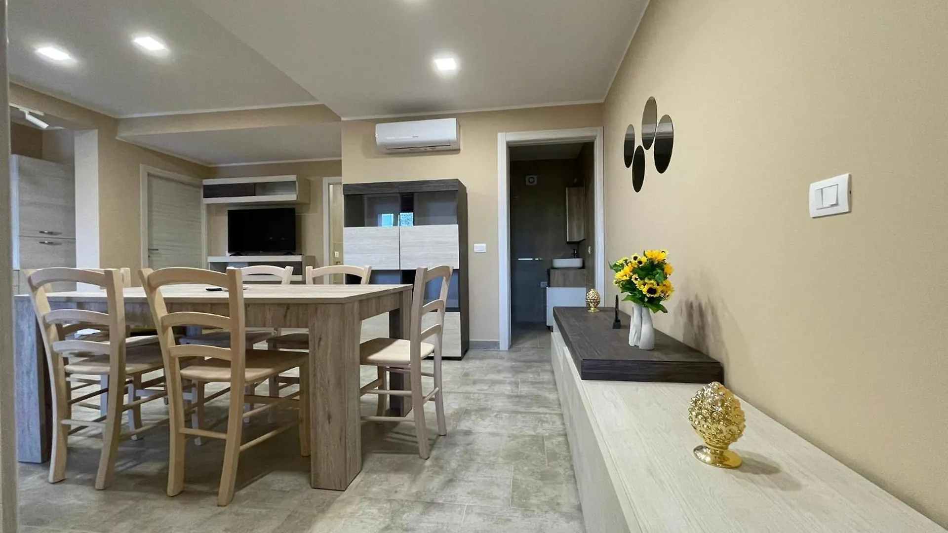 Apartament Romano'S Ville&Apartaments Fleri Włochy